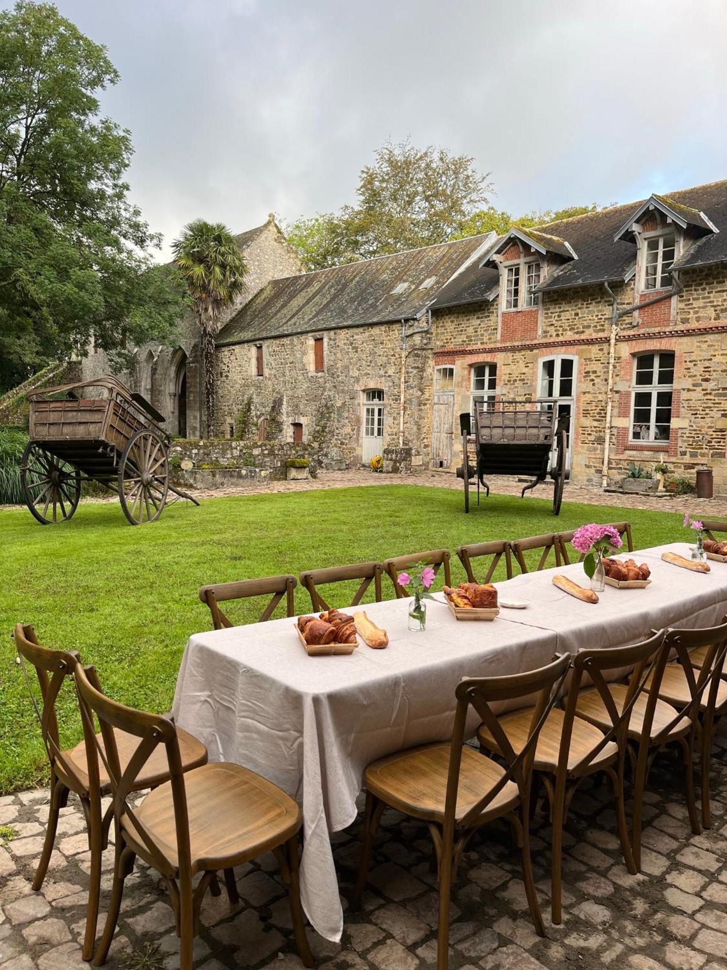 Bed and Breakfast Abbaye De Blanchelande Neufmesnil Exterior foto