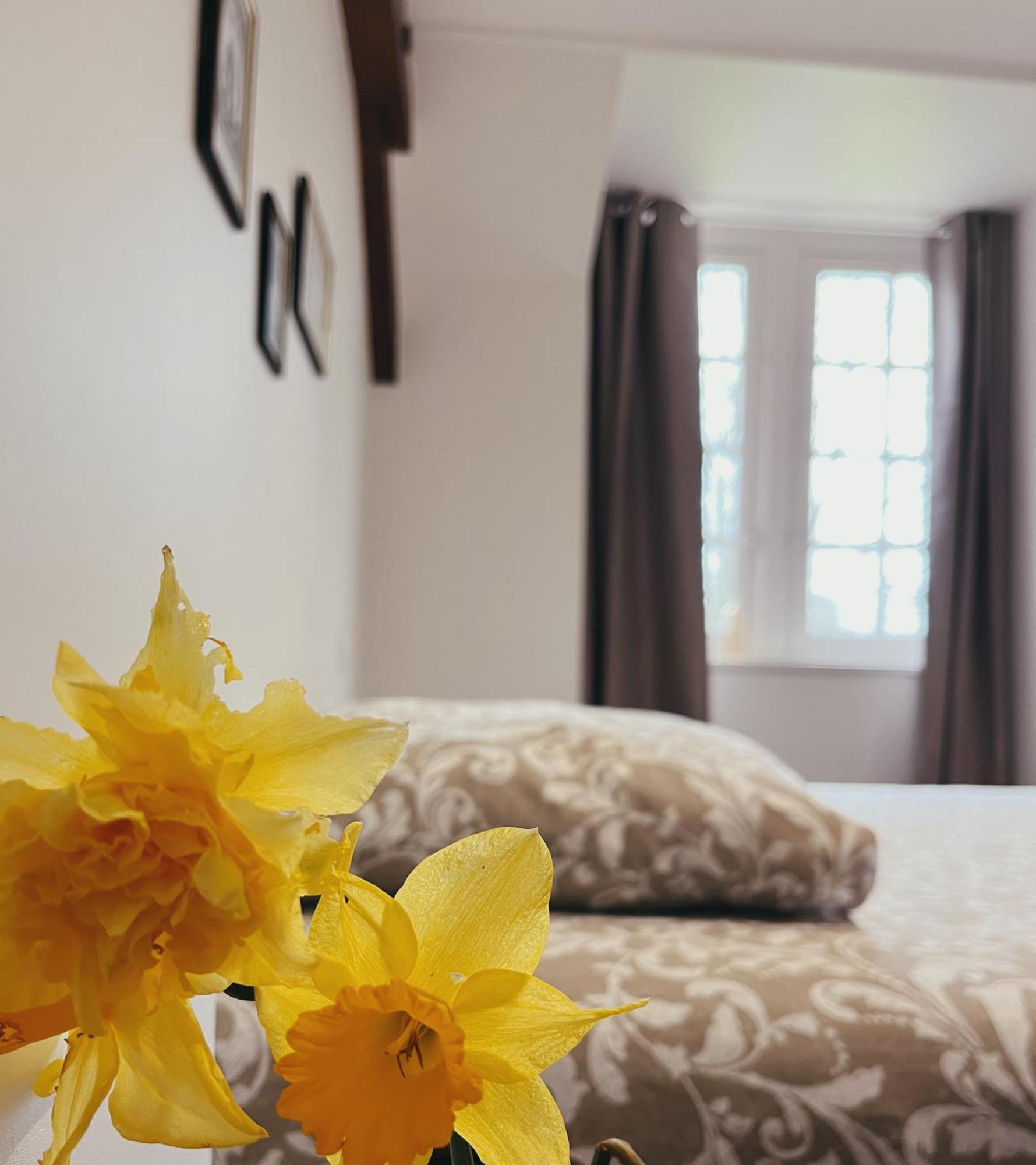 Bed and Breakfast Abbaye De Blanchelande Neufmesnil Exterior foto
